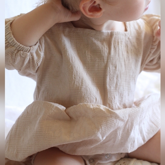 Baby girl romper onesie - Picture 5 of 5